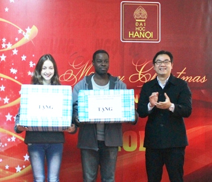 นักศึกษาต่างชาติในเวียดนามต้อนรับตรุษเต๊ด